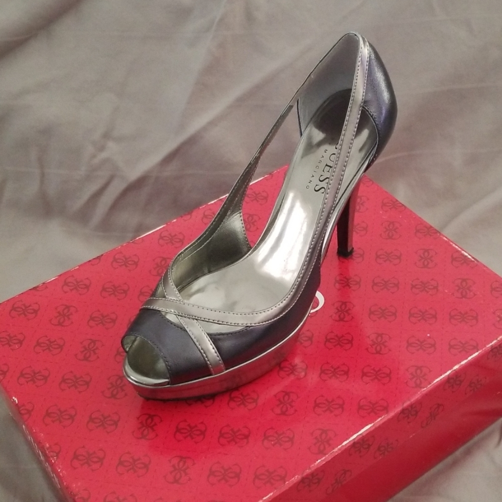 Guess by Marciano Pumps